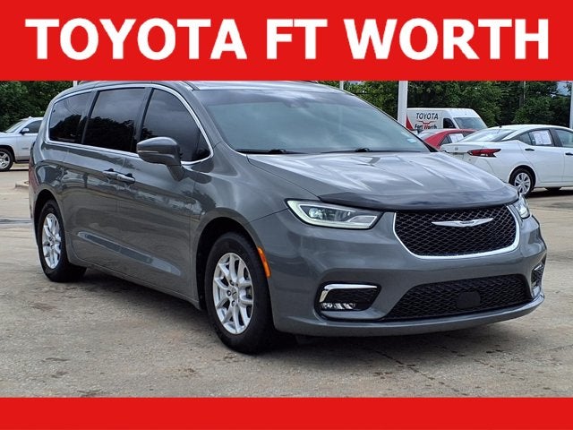 2022 Chrysler Pacifica Touring L in Ceramic Gray Clearcoat — front three-quarter view